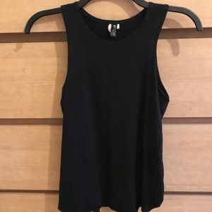 Pure Barre side slit flowy muscle tank